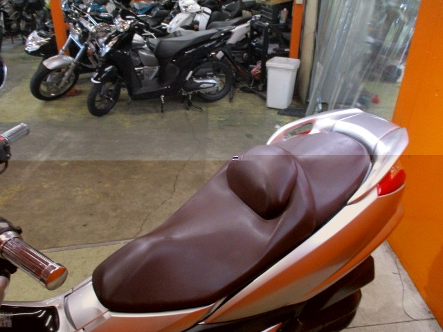 シートもこの通り破れもなければへたりもありません！来店が難しい方はお電話にて通販も可能ですよ！