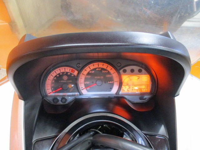 走行も１５７３３ｋｍの低走行車！４Ｄ９のマジェのこのインパネは高級感にあふれていますよね！決済価格！