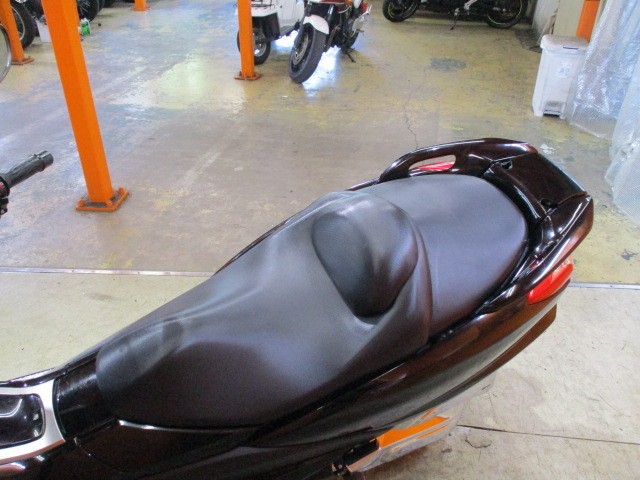 シートもこの通り破れもなければへたりもありません！来店が難しい場合にはお電話にて通販も可能ですよ！