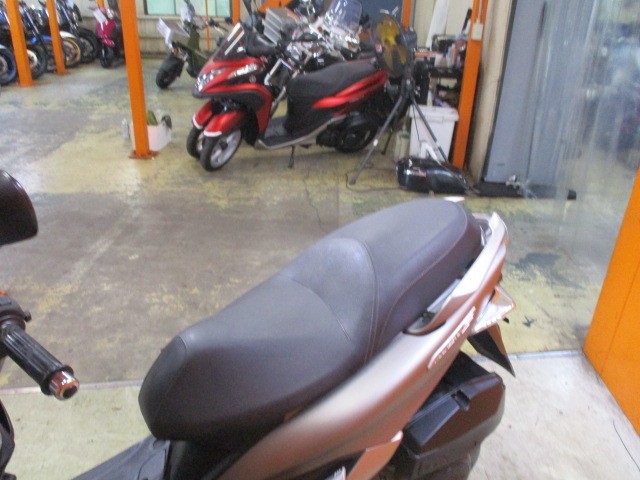 シートもこの通り破れもなければへたりもありません！２０１６年のマイチェン後はシートも暑くて乗りやすい