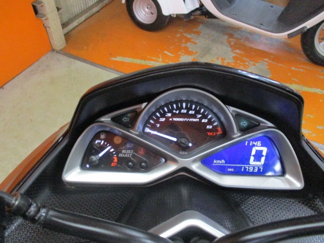 走行も１７９３７ｋｍのまだまだの一台ですよ！来店が難しい方はお電話にて通販も可能ですよ！勝負価格！！