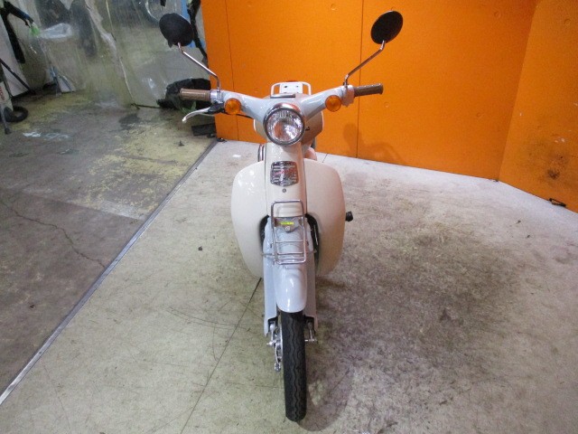 フロントから見てもこの通り状態グッド！この純国産の可愛い丸目のリトルカブも今や希少車！早い者勝の一台