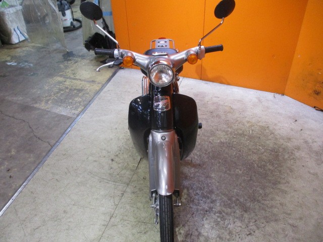 フロントから見てもこの通り状態グッド！！カラーもムーンストーンシルバーメタリック！他店追従不可能価格