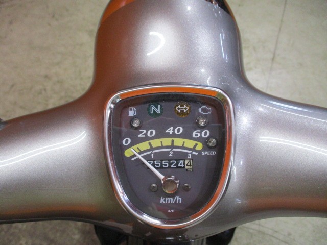 走行もまだまだの２５５２４ｋｍ！！燃料消費率１Ｌ＝１０９ｋｍは化け物級の燃費ですよ！！