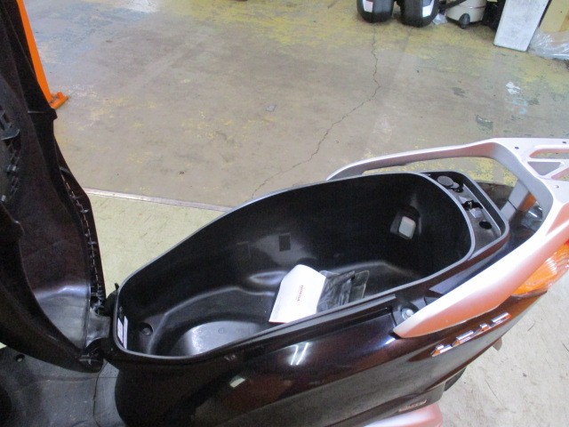 リードといえばこのめちゃくちゃ広いメットイン！通勤通学にもピッタリ！！