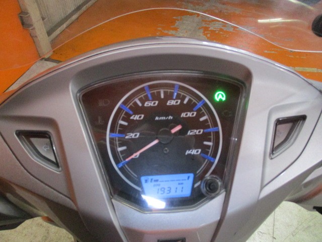 走行も１９３１１ｋｍの低走行車！！リードは燃料消費率１Ｌ＝５１ｋｍとかなり高燃費車両ですよ！！