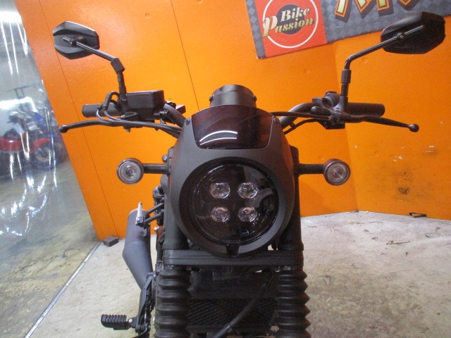 フロントから見てもこの通り状態グッド！！２０２２年モデルですから、ヘッドライトもかっこいいＬＥＤ！！