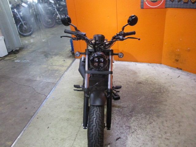 フロントから見てもこの通り状態グッド！！このモデルチェンジ後のＬＥＤヘッドライトは本当にかっこいい！