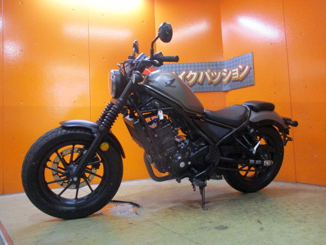 最長２４か月保証付き！カラーも非常に人気の高いマットアマードシルバーメタリック！渋いカラーですよ！