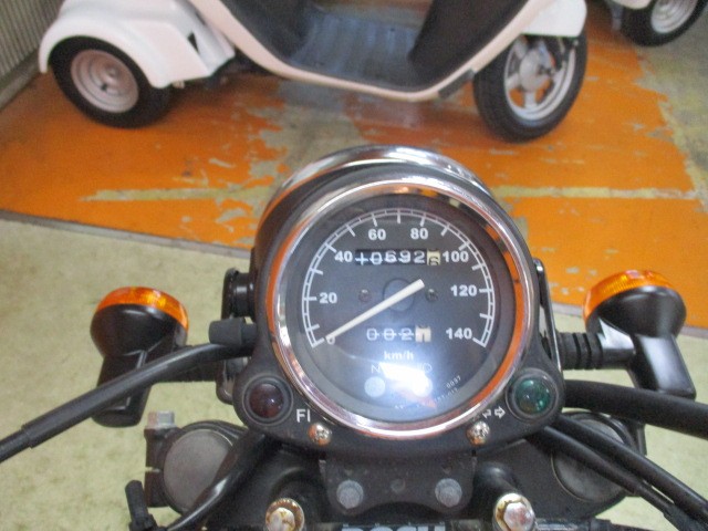 走行もびっくり低走行の１０６９２ｋｍ！！高年式のＦｉモデルですから燃料消費率１Ｌ＝４１ｋｍの高燃費車