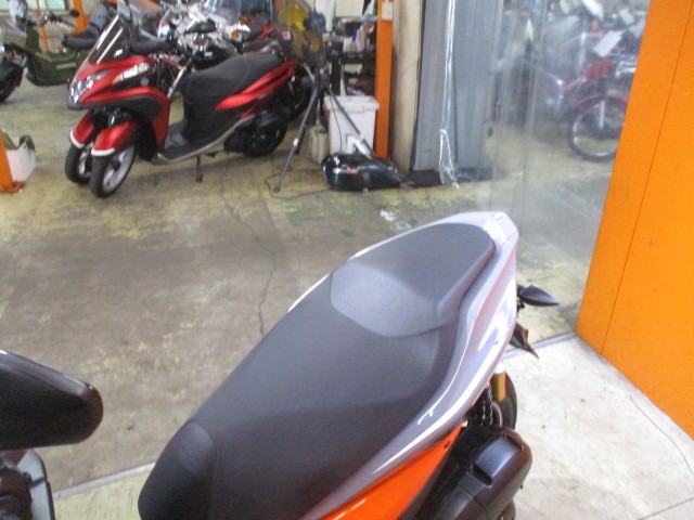 シートもこの通り破れもなければへたりもありません！来店が難しい方はお電話にて通販も可能ですよ！！