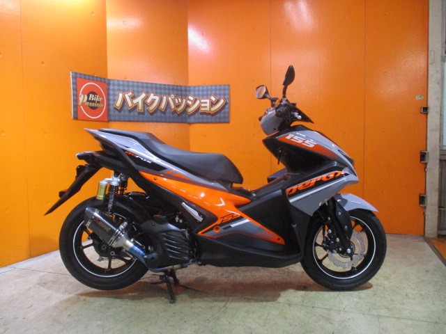 横から見てもこの通り状態グッド！マフラーも社外マフラー装備済み！希少で人気の高いスポーツスクーター！