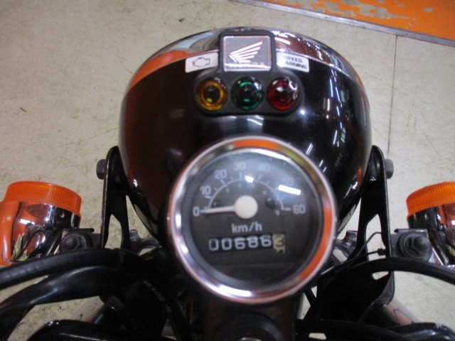 ２０１１年の最終モデルですから、オドメーターが安心の万単位！冗談抜きの早い者勝ちの一台！！