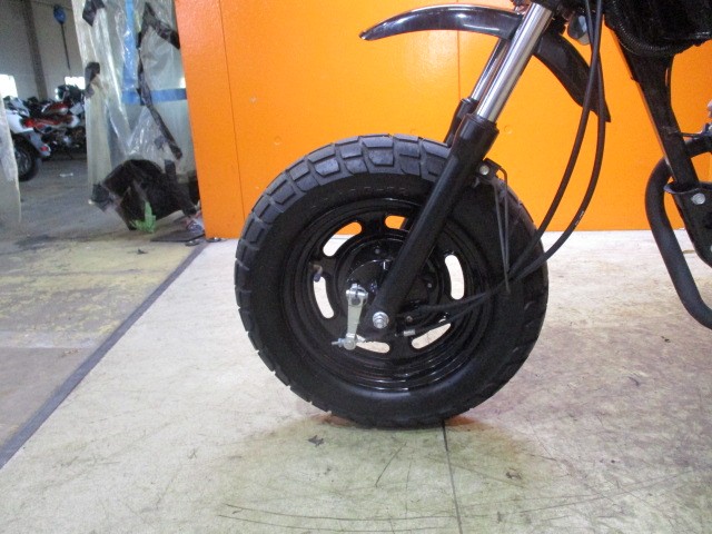 ホイールもこの通り状態グッド！！ホンダの若き技術者のＮプロが気合を入れて作ったこのＡＰＥも今や絶版！