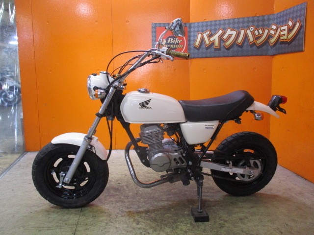 反対側もこの通り状態グッド！！外装もエンジンも足回りも綺麗な一台！冗談抜きの早い者勝ちの一台！！