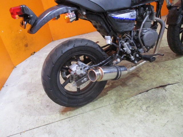 ここも嬉しいカスタム！！ビームスのフルエキ装備！！音もよくなって、車重もダウンで文句なしのマフラー！