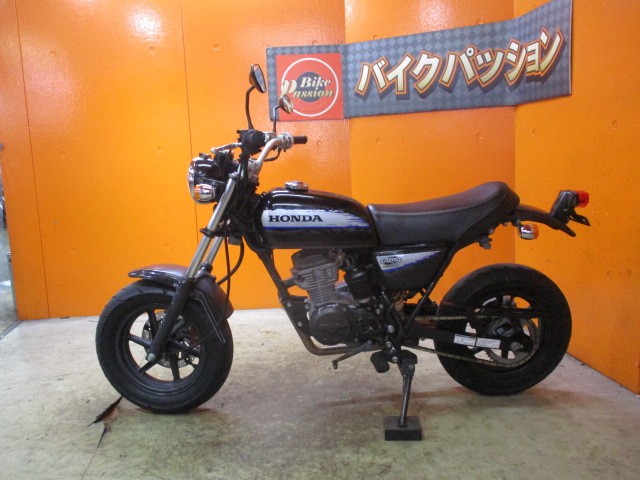 反対側もこの通り状態グッド！！今やＡＰＥも希少車！！量販店の当社だからこそできるこの価格設定！！