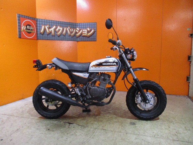 横から見てもこの通り状態グッド！！前後純正ディスクですから制動能力もグッド！カスタムも受付中！！