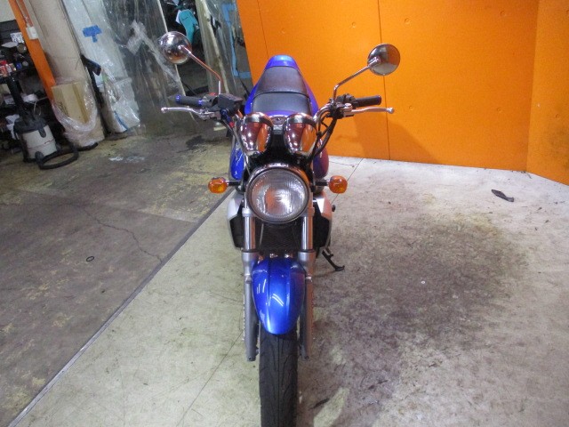 フロントから見てもこの通り状態グッド！！購入時はＬＥＤ取付工賃無料ですので是非ともこの機会に！！