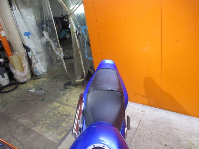 シートもこの通り破れもなければへたりもありません！私も中免をとった高３の時にこれを買いましたよ！！