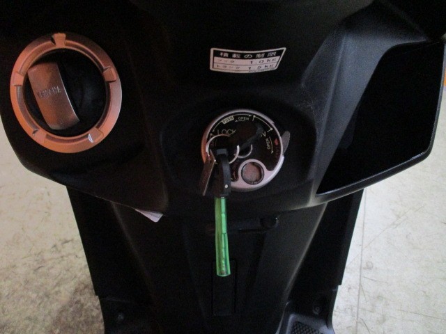 純正鍵もこの通り２本装備！！しかも１本は未使用ですよ！！中古車はこういう所もよくチェックですよね！！