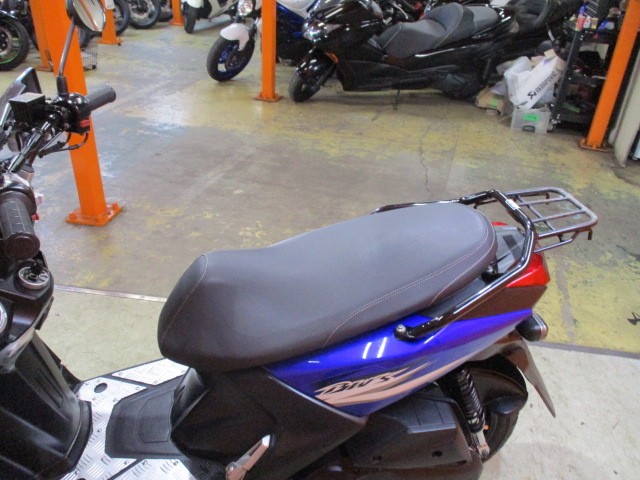 シートもこの通り破れもなければへたりもありません！ＢＷＳはキャリアも標準装備！ＢＯＸも楽々装着可能！