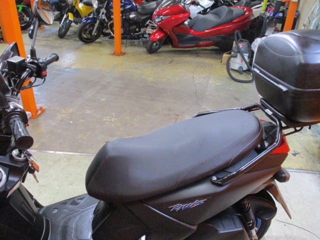 シートもこの通り破れもなくへたりもありません！当社は価格は安くても車両の質は高いので常時即売れ！！