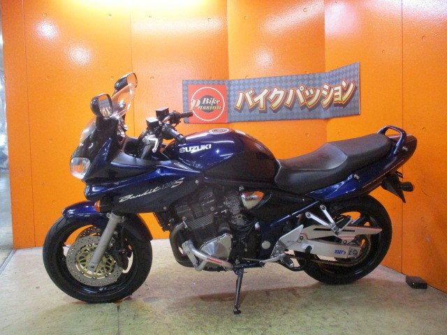 反対側もこの通り状態グッド！油冷エンジンのバンディットの最大トルクはなんと９３Ｎ！本当に図太い！