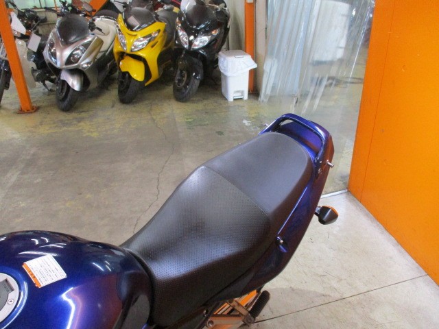 シートもこの通り破れもなければへたりもありません！来店が難しい場合にはお電話にて通販も可能