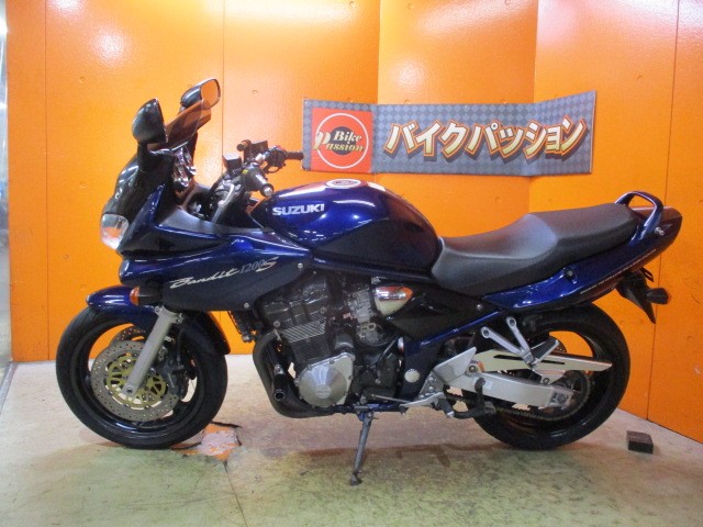 反対側もこの通り状態グッド！カラーも２００３年のイヤーカラーのパールディープシーブルー！かっこいい！