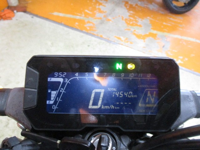 走行もまだまだの１４５４０ｋｍ！ＣＢ１２５Ｒは燃料消費率１Ｌ＝５３ｋｍのやばい高燃費車両ですよ！