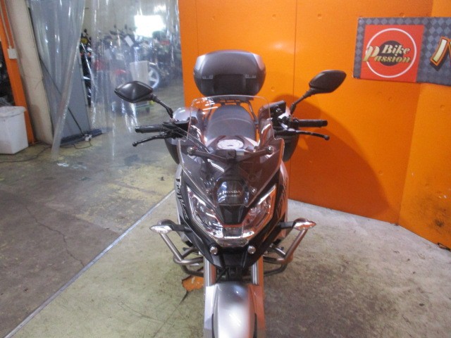 フロントから見てもこの通り状態グッド！このＣＢ１９０Ｘは本当に希少！特に倒立フォークモデルは！！