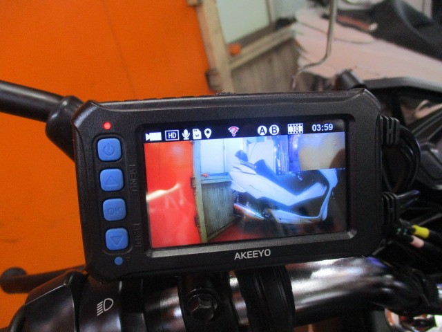 今やバイクでも当たり前のドラレコ装備！事故の時の証明映像はとっても大事ですよ！他店追従不可能価格！