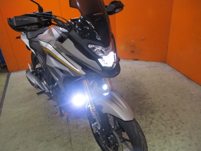 どうですか！！追加フォグをつけるとこんな感じですよ！ハンドル部分にフォグのＯＮＯＦＦスイッチが有！！