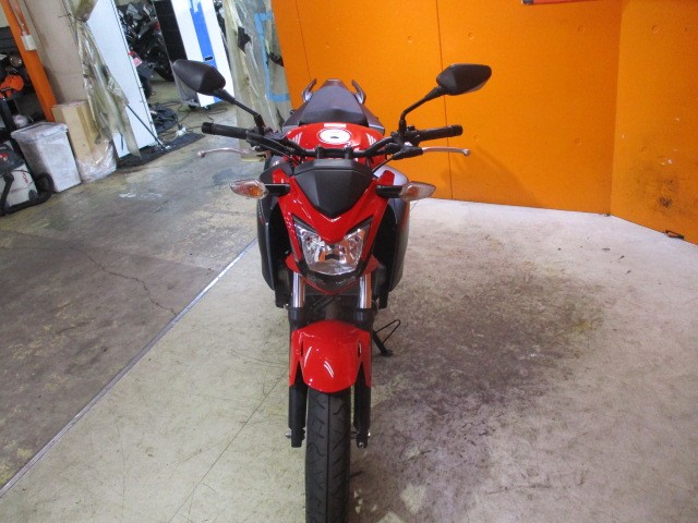 フロントから見てもこの通り状態グッド！写真の通り状態グッドなこの一台がこの価格は他店追従不可能価格！