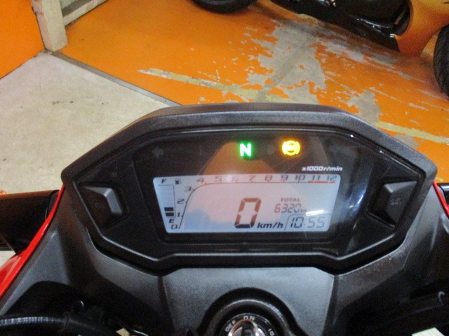 走行なんと６３２０ｋｍの低走行車！！燃料消費率１Ｌ＝５０．１ｋｍはやばい高燃費車両！！