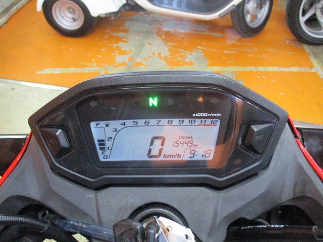 走行も１５４４９ｋｍのまだまだの一台！ＣＢ２５０Ｆは燃料消費率１Ｌ＝５０．１ｋｍのやばい高燃費車！！