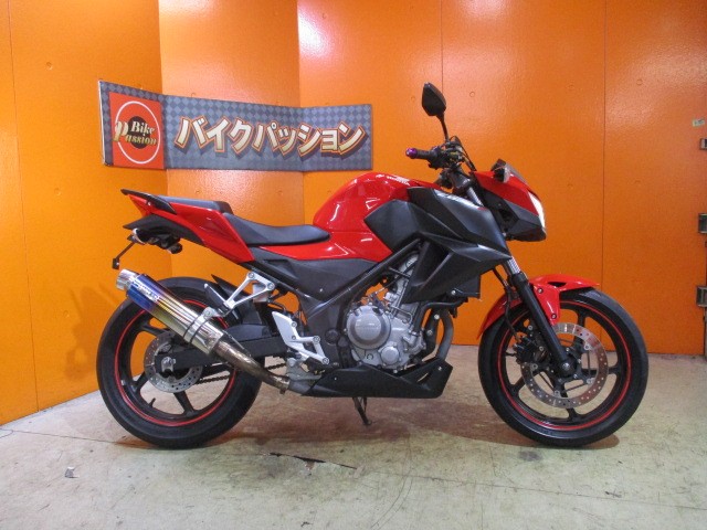 横から見てもこの通り状態グッド！！外装は勿論！エンジンもホイールも写真の通り綺麗な一台ですよ！！