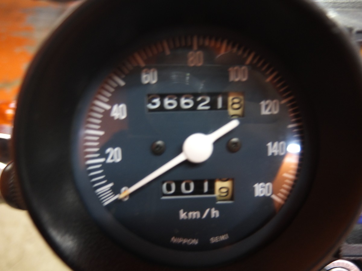 距離は36621㎞と年式のわりには低走行！