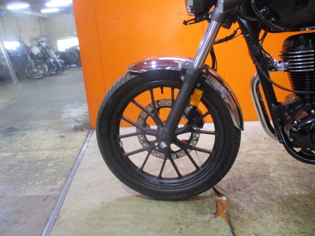 ホイールも本当にかっこいい！このＣＢ３５０！！中古で高いＧＢ３５０買うならＣＢ３５０の新車ですよね！