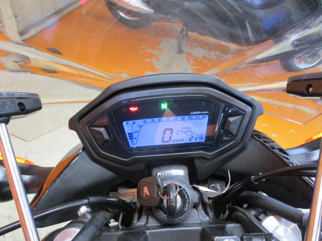 走行も２７４２５ｋｍのまだまだの一台！！純正鍵もきちんと２本装備！！安心の純正フルノーマル車両ですよ