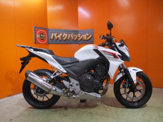 横から見てもこの通り状態グッド！！外装もエンジンもマフラーも本当に綺麗な一台！通販も大歓迎の一台！！