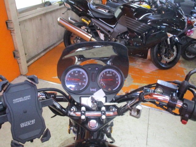 走行も２２６７ｋｍの低走行車！！シフトインジケーターも装備ですからビギナーも安心の一台ですよ！！