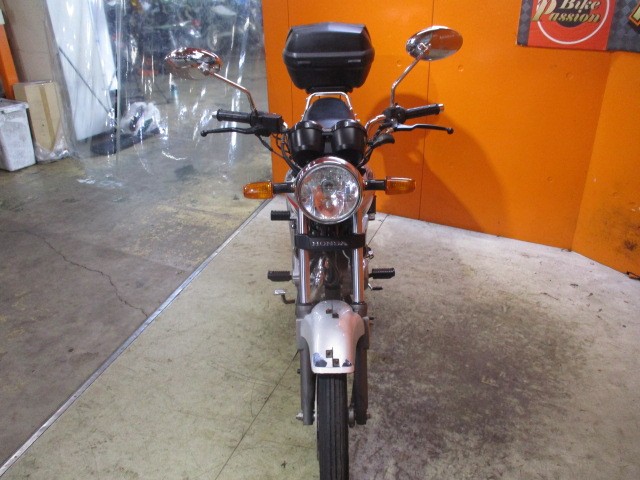 フロントから見てもこの通り状態グッド！球数が少なく重要が高い１２５ＭＴ系がなんとこの価格！