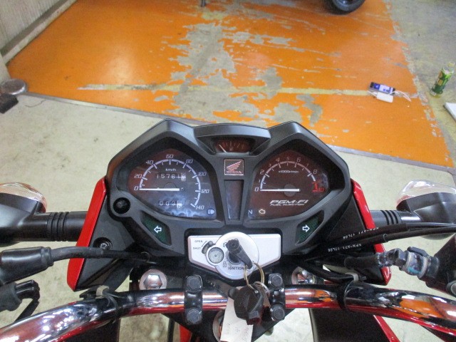 ここがポイントのこの一台！！メーターがＴＨＥネイキッド感あふれるアナログメーター！他店追従不可能価格