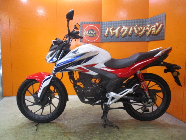 反対側もこの通り状態グッド！！専門店でもディーラーでも量販店の当社だからこそできるこの価格設定！！