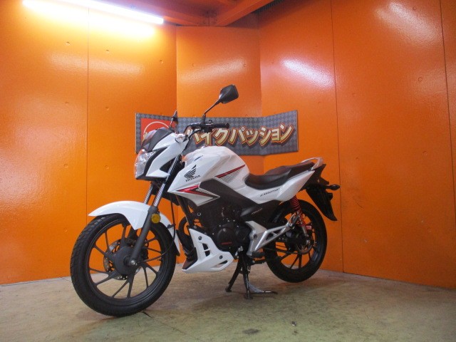 最長２４か月保証付き！！カラーもお洒落なホワイト！１２５ＭＴ系最上級グレードが今ならこの価格！！