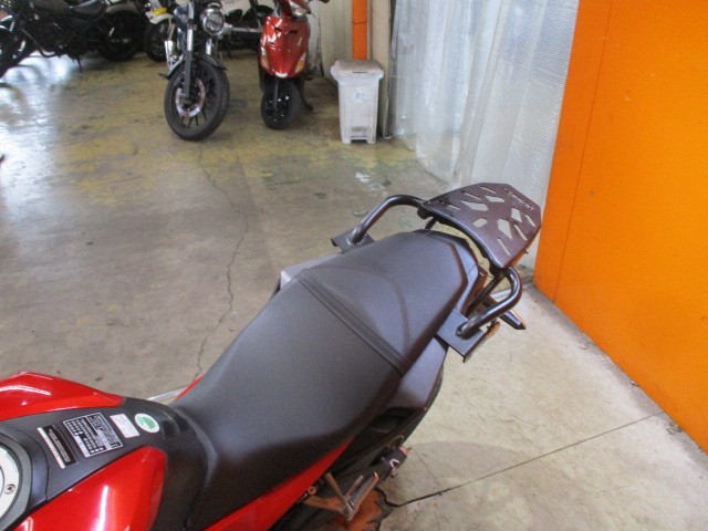 シートもこの通り破れもなければへたりもありません！入手も難しいあるととっても便利な社外キャリアも装備