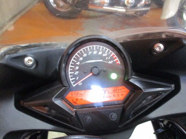 走行も１６６４４ｋｍの低走行車！！ＣＢＲ１２５Ｒは燃料消費率１Ｌ＝５２．５ｋｍのやばい高燃費車両！