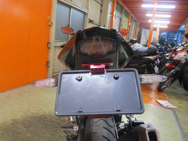 Ｒ周りは勿論フェンダーレスにしてすっきり！！やはりどこからみても新型はかっこいい！早い者勝ちの一台！